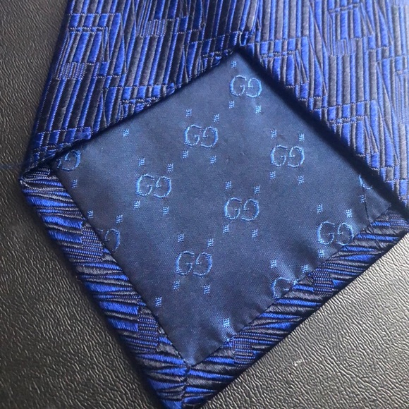 Gucci Other - Gucci 100% silk tie